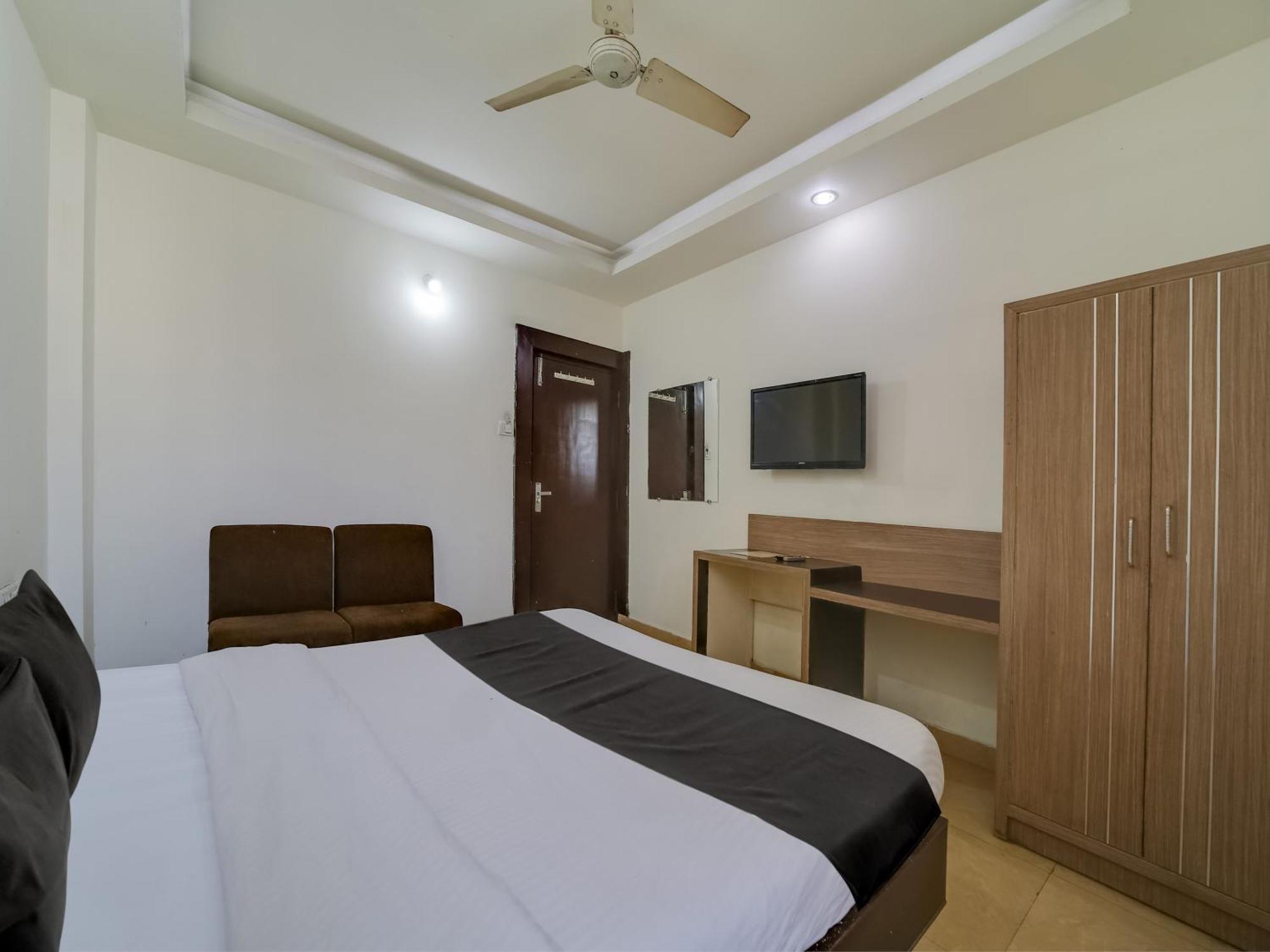Super Hotel O The Surbhi Бхопал Экстерьер фото
